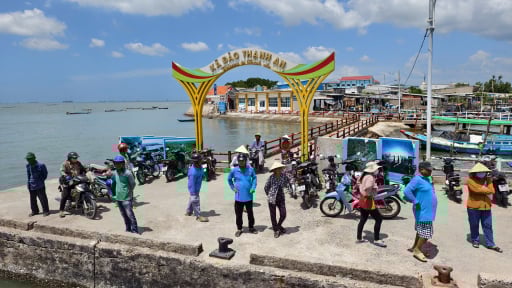 Phó Bí thư TP.HCM yêu cầu xã đảo độc đáo này phát triển kinh tế biển, du lịch sinh thái