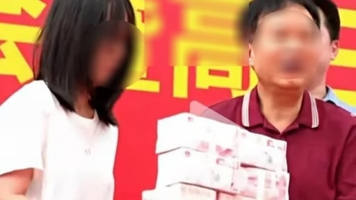 Trường học xếp cọc tiền mặt, “thưởng nóng” 140.000 USD cho nữ sinh đỗ đại học hàng đầu