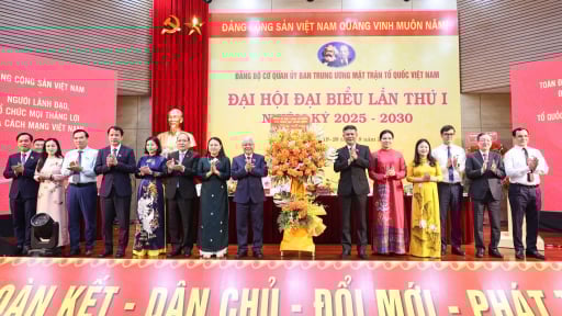 Đảng bộ Cơ quan Ủy ban Trung ương MTTQ Việt Nam xây dựng đội ngũ cán bộ gắn bó mật thiết với nhân dân