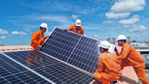 “Biệt đãi” tới 2-3 triệu đồng cho hộ dân lắp điện mặt trời mái nhà