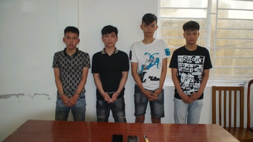 Đà Nẵng: 4 thanh,   thiếu niên mang dao đi cướp, liên tiếp gây án trong đêm
