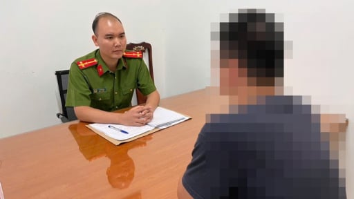 Nam sinh chuyển hơn 100 triệu đồng rồi đi máy bay từ Hà Nội vào TP.HCM vì bị công an giả 'bắt giam online'