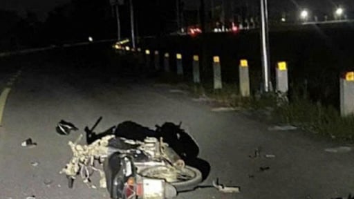 Thanh Hóa: Hai xe máy tông nhau trực diện, 4 thanh, thiếu niên thương vong