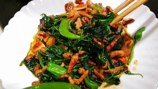 Loại rau là 'kho dự trữ canxi tự nhiên', nhiều người không biết ăn, tốt cho xương, làm đẹp da, xào thịt rất thơm