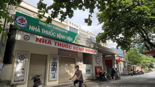 Trung tâm Y tế khu vực Lạc Thủy (Phú Thọ):  Bán vật tư y tế cao hơn giá niêm yết?