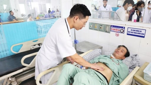 Người đàn ông mỗi ngày uống gần nửa lít rượu suốt 5 năm
