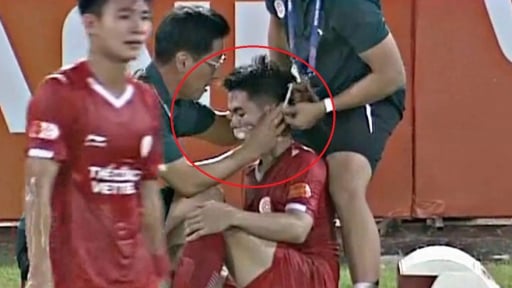 Khuất Văn Khang rách vùng miệng, phải nhập viện