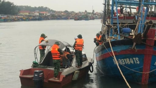 Bão số 5 diễn biến phức tạp, Ban Bí thư chỉ đạo nóng, Bộ Quốc phòng duy trì hơn 346 nghìn cán bộ, chiến sĩ để ứng phó