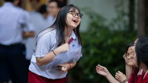 Điểm chuẩn kịch trần, hết cảnh 'chuột chạy cùng sào mới vào sư phạm'