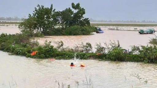 Thứ trưởng Bộ Nông nghiệp và Môi trường: Bão số 5 rất dị thường, ngược quy luật, cảnh báo nguy cơ lũ quét, sạt lở cao