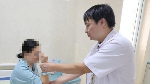 Chóng mặt, buồn nôn kéo dài, yếu hai chi vì chứng bệnh hiếm khó lường