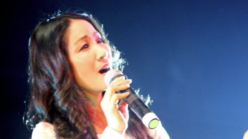 Nghệ sĩ Nhân dân được mệnh danh là “họa mi dòng nhạc đỏ” và cuộc sống bình lặng ở tuổi ngoài 60