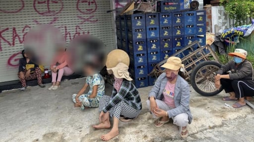 Hàng chục người dân ở Gia Lai 'vây kín' nhà chủ hụi đòi 2 tỷ đồng, công an vào cuộc xác minh