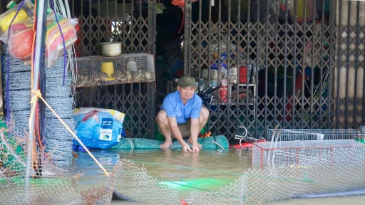 Lũ ở Thường Xuân (Thanh Hóa): Người dân bàng hoàng nhìn tài sản trôi theo dòng nước