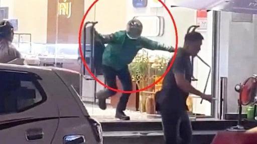 Thanh niên người Mỹ bị nghi cướp tiệm vàng PNJ ở Đà Nẵng, có thể bị xử lý thế nào?