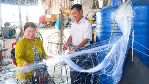 Thuyết phục cha ruột hiến miếng đất trị giá 1 tỷ đồng để mở đường, anh Bí thư chi bộ ấp khiến nhiều người nể phục 