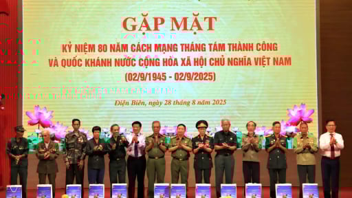 Điện Biên: Gặp mặt kỷ niệm 80 năm Cách mạng Tháng Tám và Quốc khánh 2/9