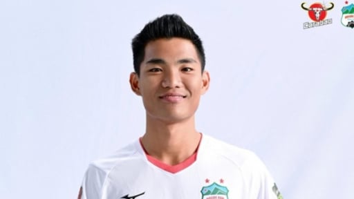 HLV Kim Sang-sik gạch tên Doãn Ngọc Tân, chọn ngôi sao HAGL thay thế