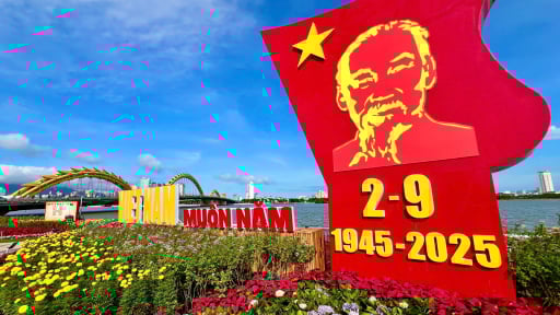 Đà Nẵng rực rỡ cờ hoa, người dân hân hoan chào mừng 80 năm Quốc khánh 2/9