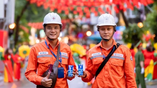 Mừng 80 năm Quốc Khánh, Vinamilk tiếp thêm dinh dưỡng cho các lực lượng diễu binh, diễu hành và người dân tại đại lễ