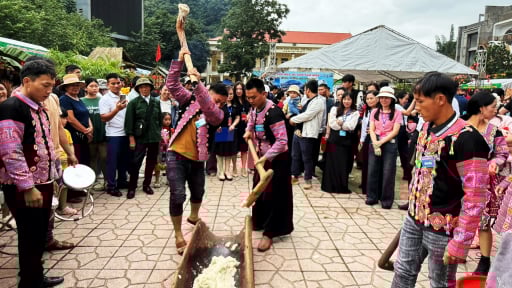 Về Sơn La ngày Tết Độc lập, nghe tiếng chày giã bánh dày 'thùm thụp' khắp núi rừng