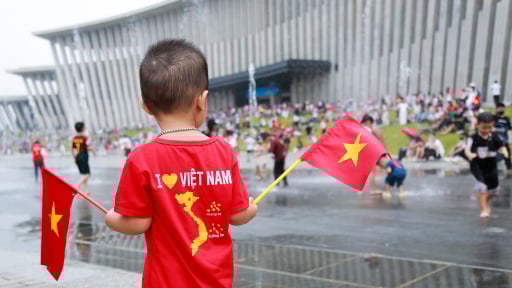Dòng người nườm nượp, có người vượt hàng trăm km, tìm về Bảo tàng lịch sử Quân sự Việt Nam dịp Quốc khánh 2/9