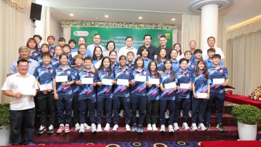 CLB nữ TP.HCM gặp khó trong việc chiêu mộ cầu thủ Việt kiều và ngoại binh