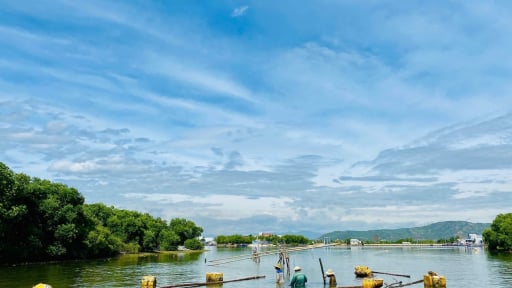 'Lật tẩy' thủ đoạn khai thác thủy sản lén lút lúc nửa đêm trên đầm Thị Nại ở Gia Lai