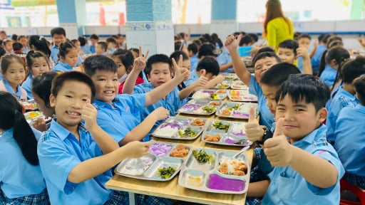 Tiến tới bữa ăn miễn phí cho học sinh từ gợi ý của Tổng Bí thư: Gắn với chuẩn quốc gia về dinh dưỡng học đường (Bài 4)