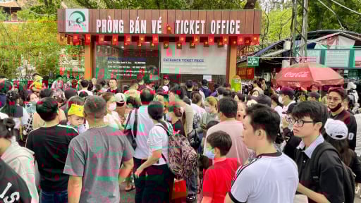 Biển người khắp nơi đổ về TP.HCM, từ phường Sài Gòn đến phường Vũng Tàu chơi lễ 2/9