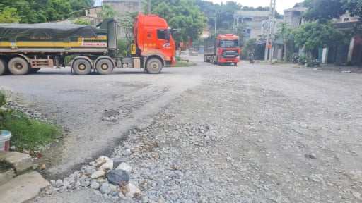 Lào Cai: Đường xuống cấp nghiêm trọng, dân lo mất an toàn giao thông