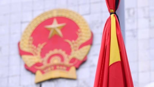 Cán bộ lãnh đạo chủ chốt nghỉ công tác do vi phạm khi từ trần lễ tang được tổ chức theo nghi thức nào?