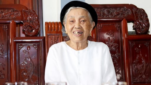 Chia sẻ của Mẹ Việt Nam Anh hùng ngồi cạnh Tổng Bí thư Tô Lâm trong lễ diễu binh mừng Quốc khánh 2/9
