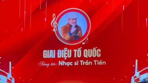 Nhạc sĩ Trần Tiến nói gì khi có ca khúc được vinh danh sau 45 năm?
