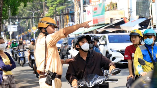 CSGT TP.HCM siết chặt an toàn giao thông mùa tựu trường