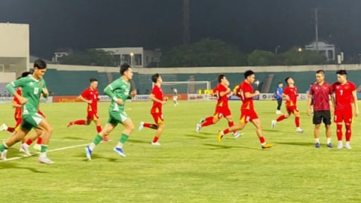 Vì sao HLV Kim Sang-sik yêu cầu Viktor Lê tập luyện thể lực sau trận thắng U23 Bangladesh?