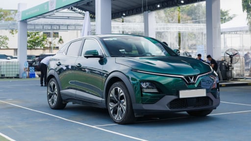Chủ xe VF 6: “Tin tưởng vào chất lượng xe VinFast, lên đời VF 6 vì mê thiết kế”