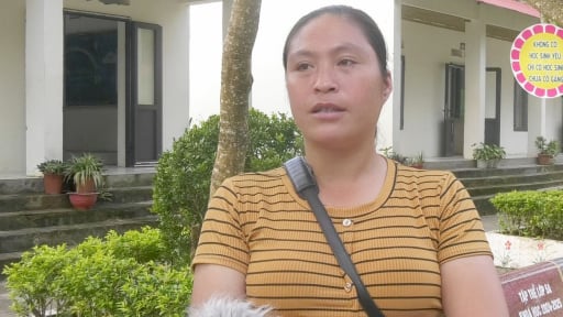 Phụ huynh vùng đồng bào Dao ở Thái Nguyên vượt 15km đường rừng đưa con đến trường khai giảng