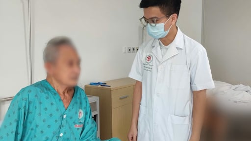 Ý thức lơ mơ, hoại tử chân lan rộng vì tự ý nặn mụn nhỏ ở ngón chân