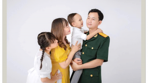 B&agrave;i dự thi 'Ng&agrave;y mai trong mắt em': M&agrave;u &aacute;o của y&ecirc;u thương, hy sinh v&agrave; cống hiến