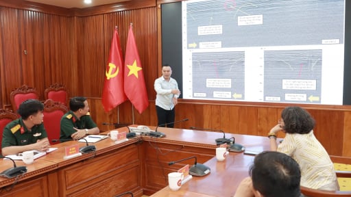 Radar xuy&ecirc;n đất ph&aacute;t hiện 3 v&ugrave;ng x&aacute;o trộn tại khu vực t&igrave;m kiếm mộ tập thể liệt sĩ ở Huế 