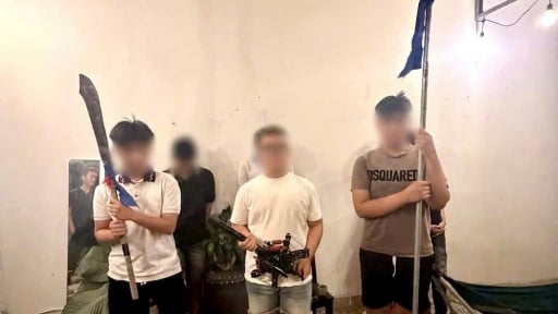 11 thanh thiếu ni&ecirc;n li&ecirc;n quan đến vụ mang hung kh&iacute;, th&aacute;o biển số xe chạy tốc độ cao tr&ecirc;n đường phố Quy Nhơn bị xử l&yacute;