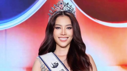 Tin showbiz 24h: Nam Em ch&iacute;nh thức trở lại showbiz, gia đ&igrave;nh Hồ Ngọc H&agrave; nghỉ h&egrave; tại Singapore