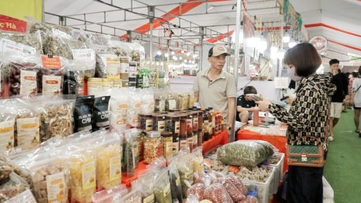 Sản phẩm OCOP 'đổ bộ' v&ugrave;ng đất Ninh B&igrave;nh, đặc sản khắp v&ugrave;ng miền c&ugrave;ng hội tụ
