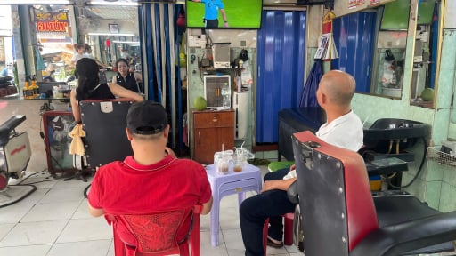 Những kiểu xem World Cup rất ri&ecirc;ng của người S&agrave;i G&ograve;n 