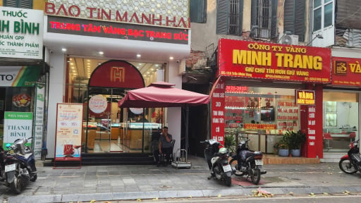 Gi&aacute; v&agrave;ng h&ocirc;m nay mới nhất (27/6) tiếp đ&agrave; tăng n&oacute;ng: Người mua vắng vẻ, nh&agrave; v&agrave;ng vẫn b&aacute;n 'tr&ecirc;n giấy'