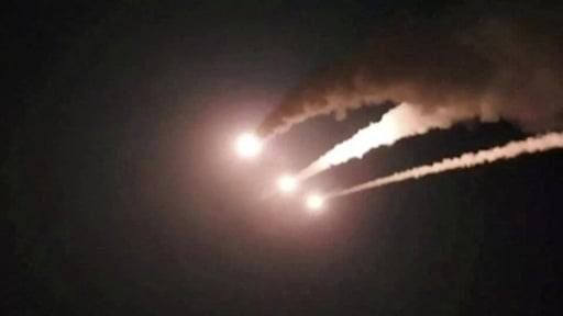 N&oacute;ng: Mỹ, Iran đang tấn c&ocirc;ng nhau dữ dội