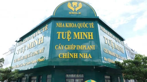 Kiểm tra đột xuất cơ sở Nha khoa Quốc tế Tuệ Minh tại Cần Thơ, 'lộ' h&agrave;ng loạt vi phạm kh&ocirc;ng ngờ