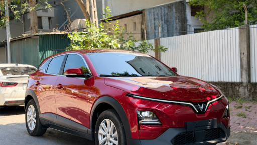 Chạy 500 km, VinFast VF6 b&aacute;n lại gi&aacute; ngỡ ng&agrave;ng