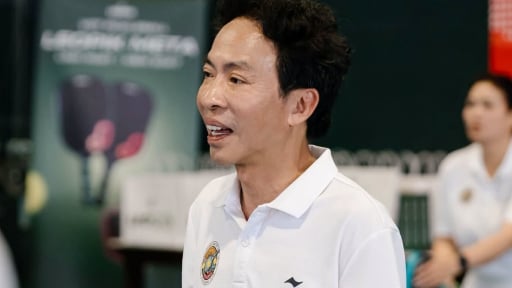 Tin showbiz 24h: NSƯT Việt Ho&agrave;n tận hưởng cuộc sống độc th&acirc;n, Kim L&yacute; - H&agrave; Hồ kỷ niệm 9 năm b&ecirc;n nhau